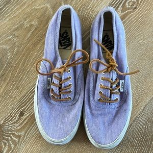 Vans Authentic shoe M6/W7.5 Purple with leather string laces